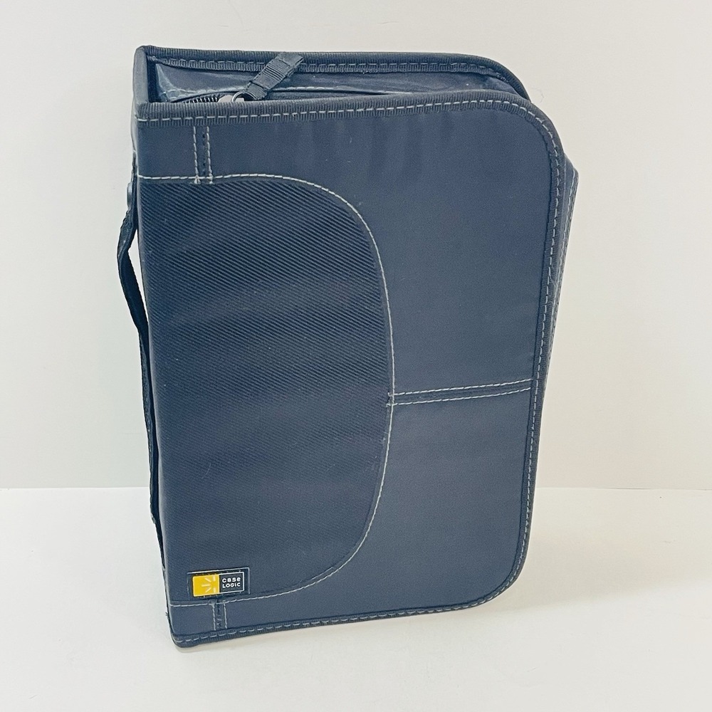 Case Logic 92 Disc Binder for CD/DVD  Zip-Up Wallet w/ Extra 8 Side Slots